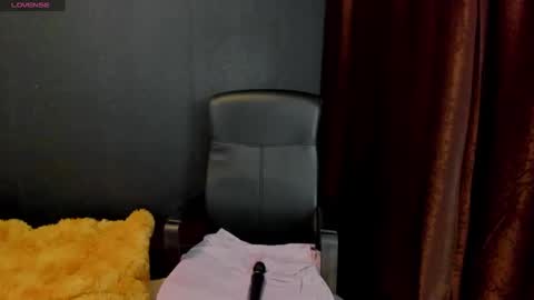 Snapshot of emmamaturre chatting on March 2025 02:29:01 AM Emma online show from March 2025 02:29:01 AM