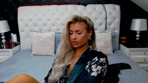 Snapshot of emmamavis chatting on May 2026 10:00:02 AM Emma Mavis online show from May 2026 10:00:02 AM