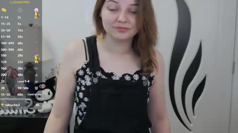 Snapshot of emmamoore12 chatting on May 2026 04:26:02 PM Emma online show from May 2026 04:26:02 PM