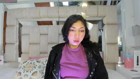 Snapshot of emmaskinny_ chatting on November 2025 12:20:01 PM Emma online show from November 2025 12:20:01 PM