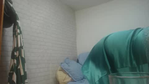 emmasquirt69 online show from December 2025 10:23:02 AM