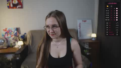 Mia online show from October 2025 04:38:01 PM