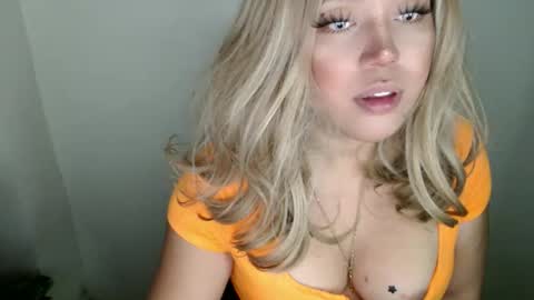 Snapshot of emmawatsoons chatting on September 2025 02:53:01 PM YourDreamGirl Emma  online show from September 2025 02:53:01 PM