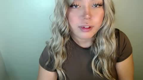Snapshot of emmawatsoons chatting on September 2025 04:38:02 AM YourDreamGirl Emma  online show from September 2025 04:38:02 AM
