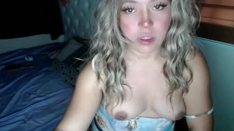 Snapshot of emmawatsoons chatting on October 2025 03:36:02 AM YourDreamGirl Emma  online show from October 2025 03:36:02 AM