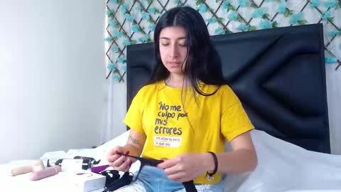  Emma  online show from December 2025 03:51:01 PM