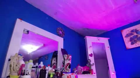 Snapshot of emmaxx7 chatting on November 2025 02:49:02 PM Emma online show from November 2025 02:49:02 PM