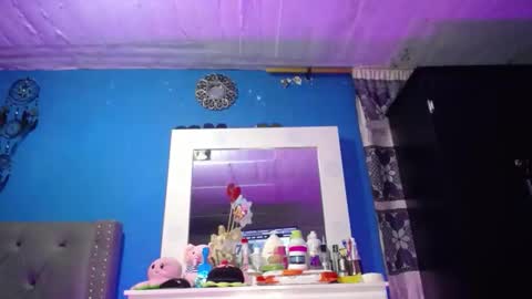 Snapshot of emmaxx7 chatting on February 2026 01:28:01 PM Emma online show from February 2026 01:28:01 PM