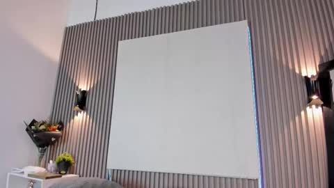 emmazc_ online show from December 2025 09:00:02 PM