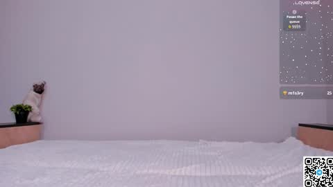 Emmelie online show from September 2025 06:55:01 PM