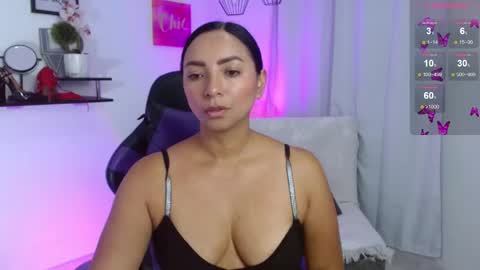 Emmi Cam online show from April 2026 01:16:01 PM