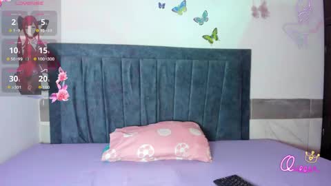 Snapshot of emmie_bunny chatting on April 2026 09:26:02 PM Emmie online show from April 2026 09:26:02 PM