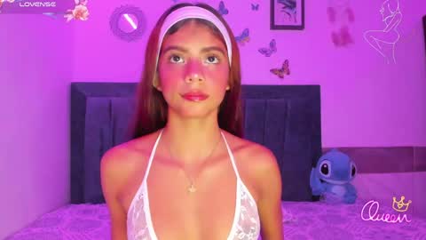 Snapshot of emmie_bunny chatting on April 2026 10:12:02 PM Emmie online show from April 2026 10:12:02 PM