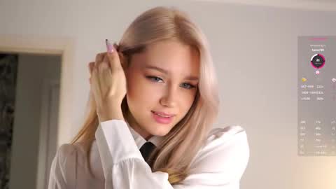 Aurora online show from October 2025 06:22:02 AM