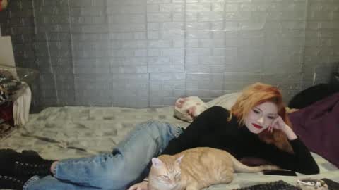 Snapshot of emmily000 chatting on December 2024 03:04:01 AM Emmily000 online show from December 2024 03:04:01 AM