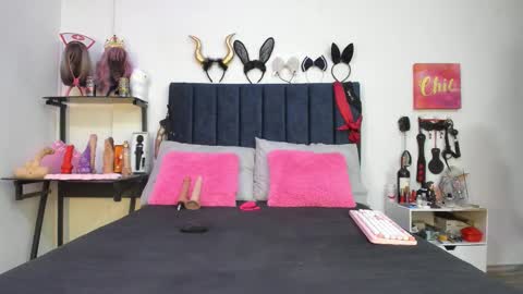          online show from October 2025 12:39:02 PM