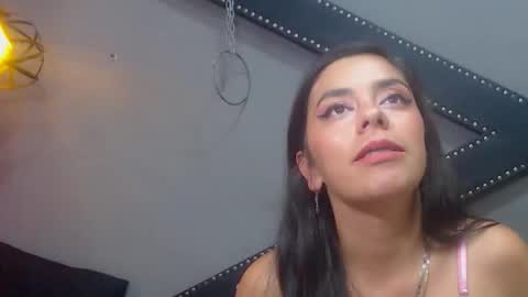 emmily_owenn online show from October 2025 07:14:02 PM