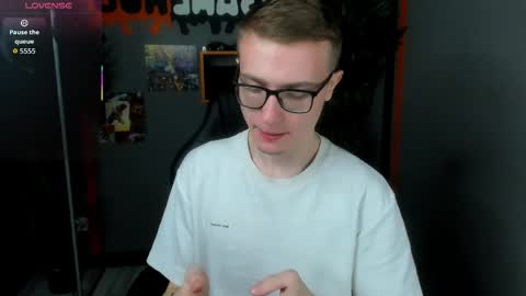 Snapshot of emmit_barker chatting on May 2026 09:03:02 AM Emmit online show from May 2026 09:03:02 AM