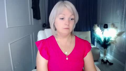 emmmam online show from October 2025 10:52:02 AM