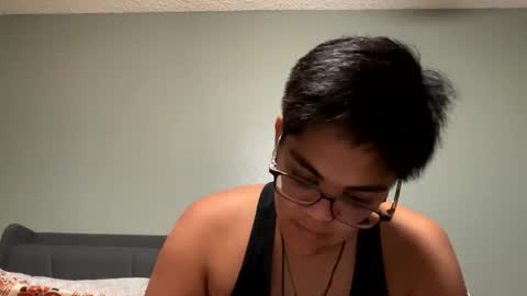 Snapshot of emmmers48 chatting on November 2025 01:28:02 AM Emms online show from November 2025 01:28:02 AM