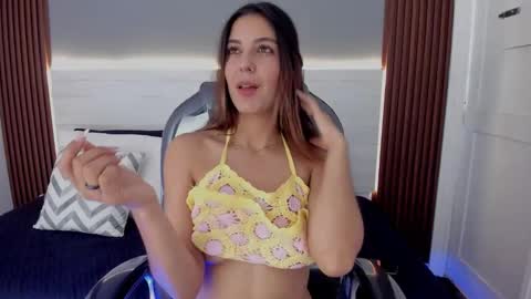 Snapshot of emmy_meadows chatting on October 2025 07:43:01 PM Emmy online show from October 2025 07:43:01 PM