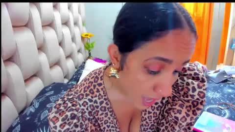 emperatriztapia online show from February 2025 09:04:02 PM