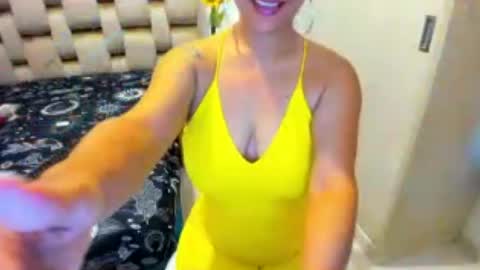 emperatriztapia online show from July 2026 10:05:02 PM