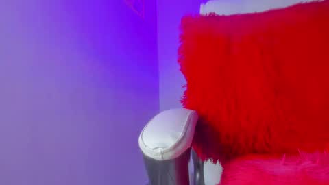 Snapshot of emy_colee chatting on January 2025 10:37:02 AM Emy online show from January 2025 10:37:02 AM