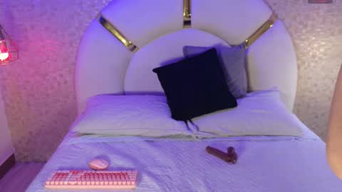 Snapshot of emy_rosse25 chatting on November 2025 11:43:01 AM Emy online show from November 2025 11:43:01 AM