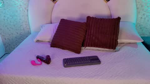 Snapshot of emy_rosse25 chatting on February 2026 11:43:02 AM Emy online show from February 2026 11:43:02 AM