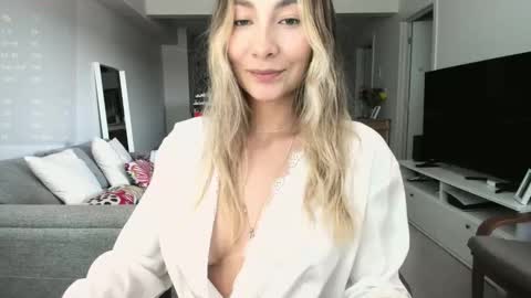 Snapshot of emyconneer chatting on September 2025 08:54:01 PM emyconneer online show from September 2025 08:54:01 PM