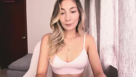 Snapshot of emyconneer chatting on October 2025 03:56:02 PM emyconneer online show from October 2025 03:56:02 PM