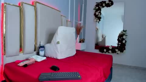 Emy online show from February 2025 12:43:02 PM