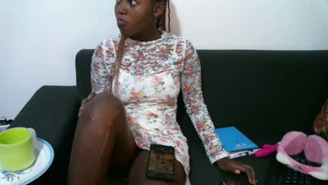 Snapshot of enchantedvee chatting on May 2026 08:55:01 AM Vee online show from May 2026 08:55:01 AM
