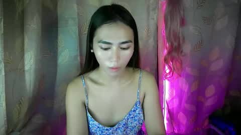 Snapshot of enchantresstgirl chatting on October 2025 04:44:01 AM Nikki Shane online show from October 2025 04:44:01 AM