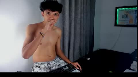 Salo online show from April 2026 07:58:02 PM