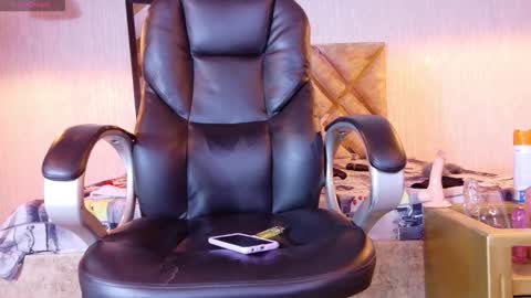 Engel online show from December 2025 12:10:01 PM