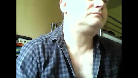 Snapshot of englishguysurrey chatting on May 2026 07:25:01 AM englishguysurrey online show from May 2026 07:25:01 AM