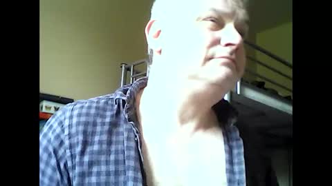 Snapshot of englishguysurrey chatting on May 2026 10:21:02 AM englishguysurrey online show from May 2026 10:21:02 AM