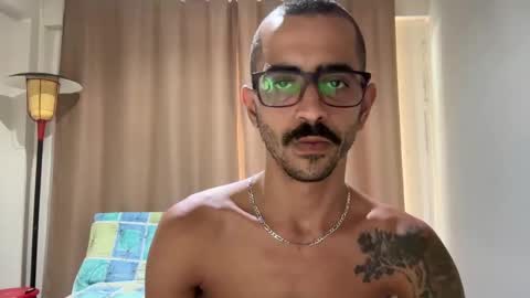 Snapshot of enjoythetrip chatting on December 2024 03:59:02 PM Luke online show from December 2024 03:59:02 PM