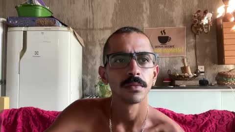 Snapshot of enjoythetrip chatting on January 2025 10:22:01 AM Luke online show from January 2025 10:22:01 AM