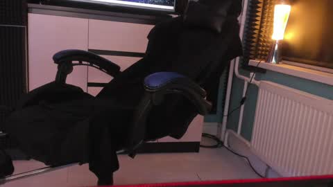 Snapshot of enkeer chatting on January 2025 02:10:01 AM Enker online show from January 2025 02:10:01 AM