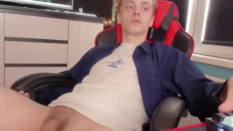 Snapshot of enkeer chatting on September 2025 01:56:01 PM Enker online show from September 2025 01:56:01 PM