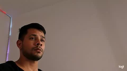 enmanuelgutierrez40 online show from January 2026 05:27:02 PM