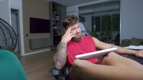 Erik online show from January 2025 08:26:01 PM