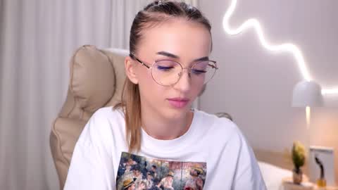 entya online show from November 2025 05:39:01 AM