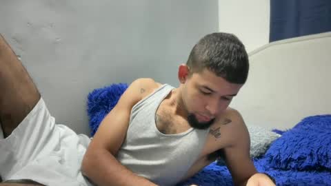 Snapshot of enyel_100 chatting on June 2026 01:30:02 AM enyel_100 online show from June 2026 01:30:02 AM