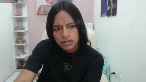 Snapshot of enyelin chatting on September 2025 12:19:01 PM Enyenlina online show from September 2025 12:19:01 PM