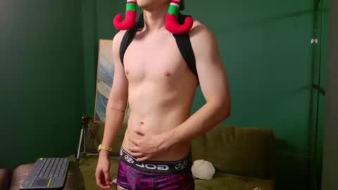 enzo_steel online show from December 2025 05:49:01 AM