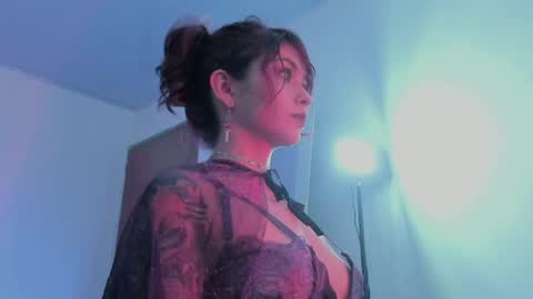 Leyla online show from April 2026 10:38:01 PM